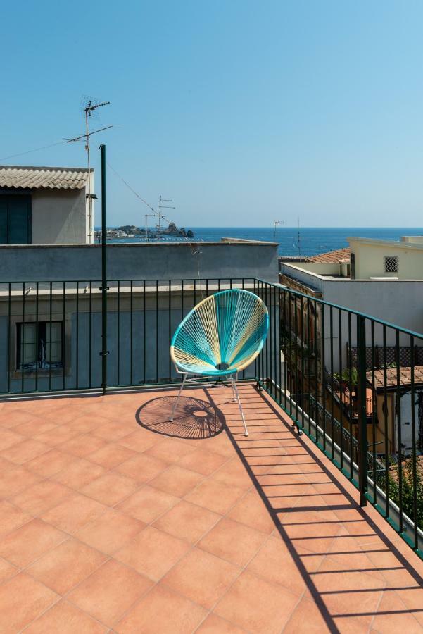 Апартаменты La Terrazza Dei Normanni Ачи Костелло Экстерьер фото