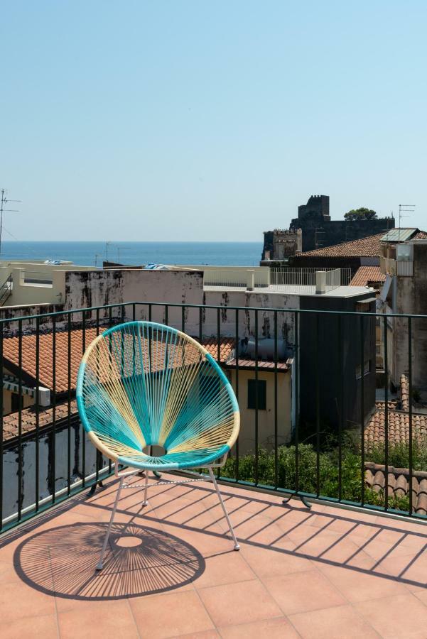 Апартаменты La Terrazza Dei Normanni Ачи Костелло Экстерьер фото