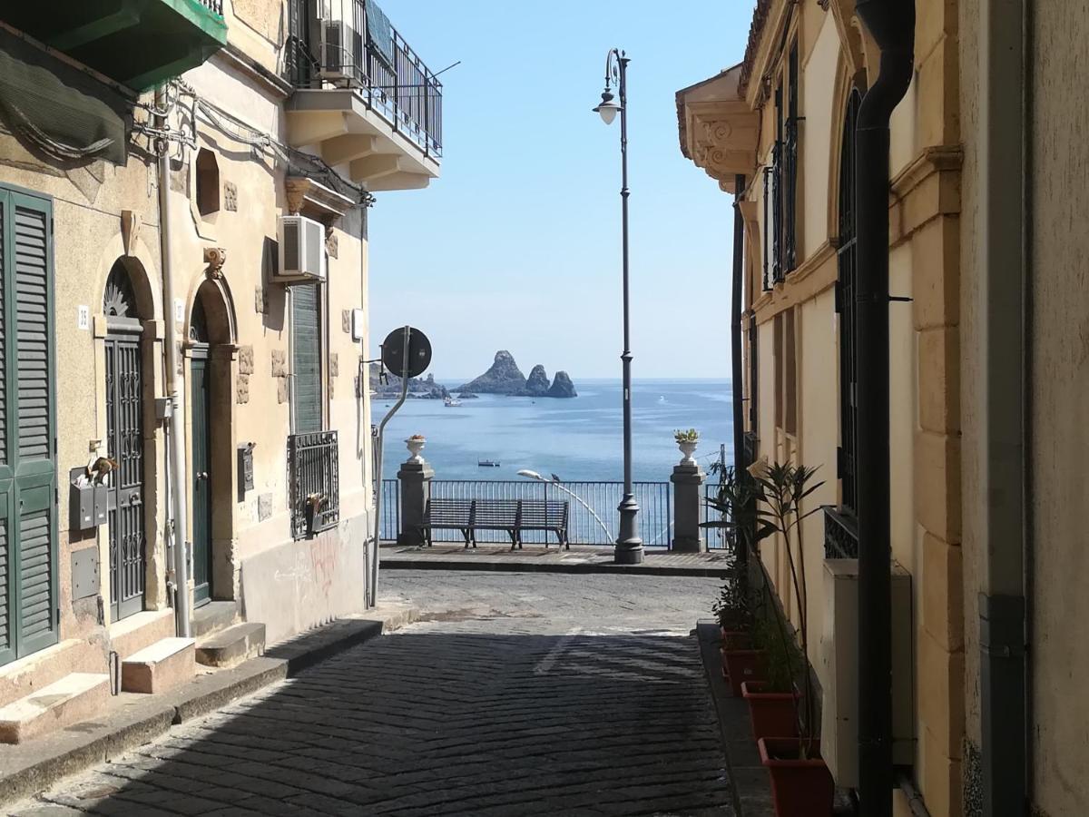 Апартаменты La Terrazza Dei Normanni Ачи Костелло Экстерьер фото